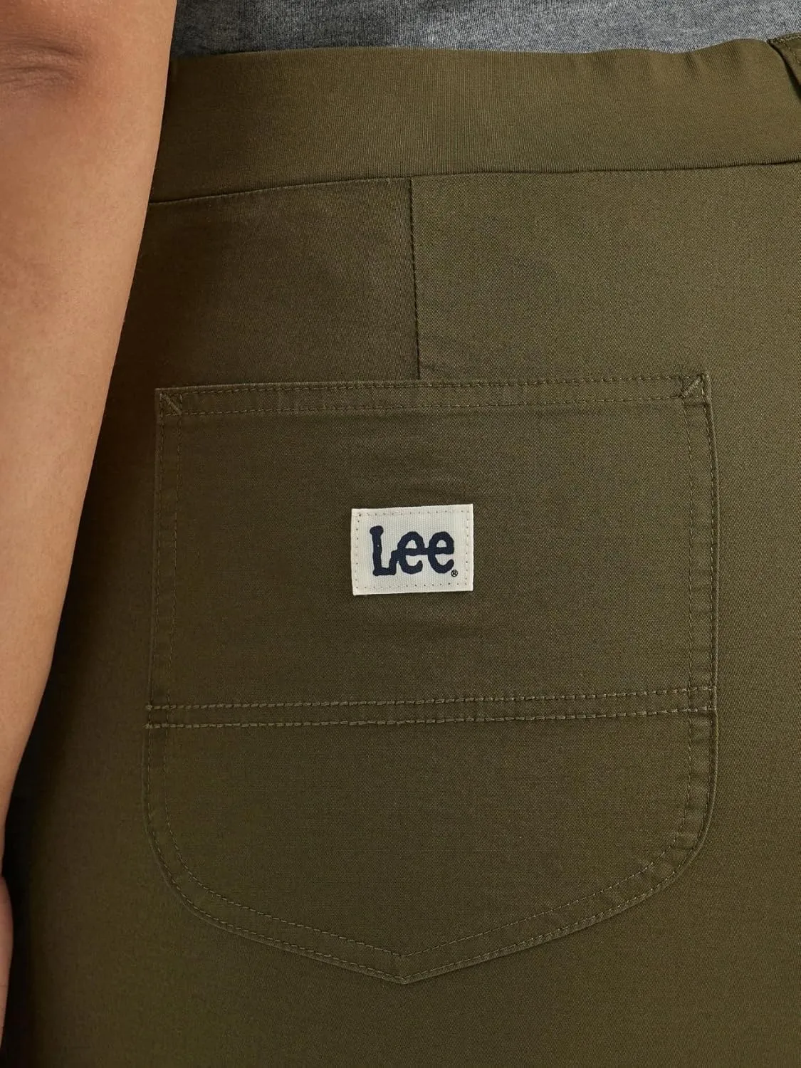 Lee Women's Plus Size Ultra Lux Comfort with Flex-to-go Utility Skimmer Capri Pant