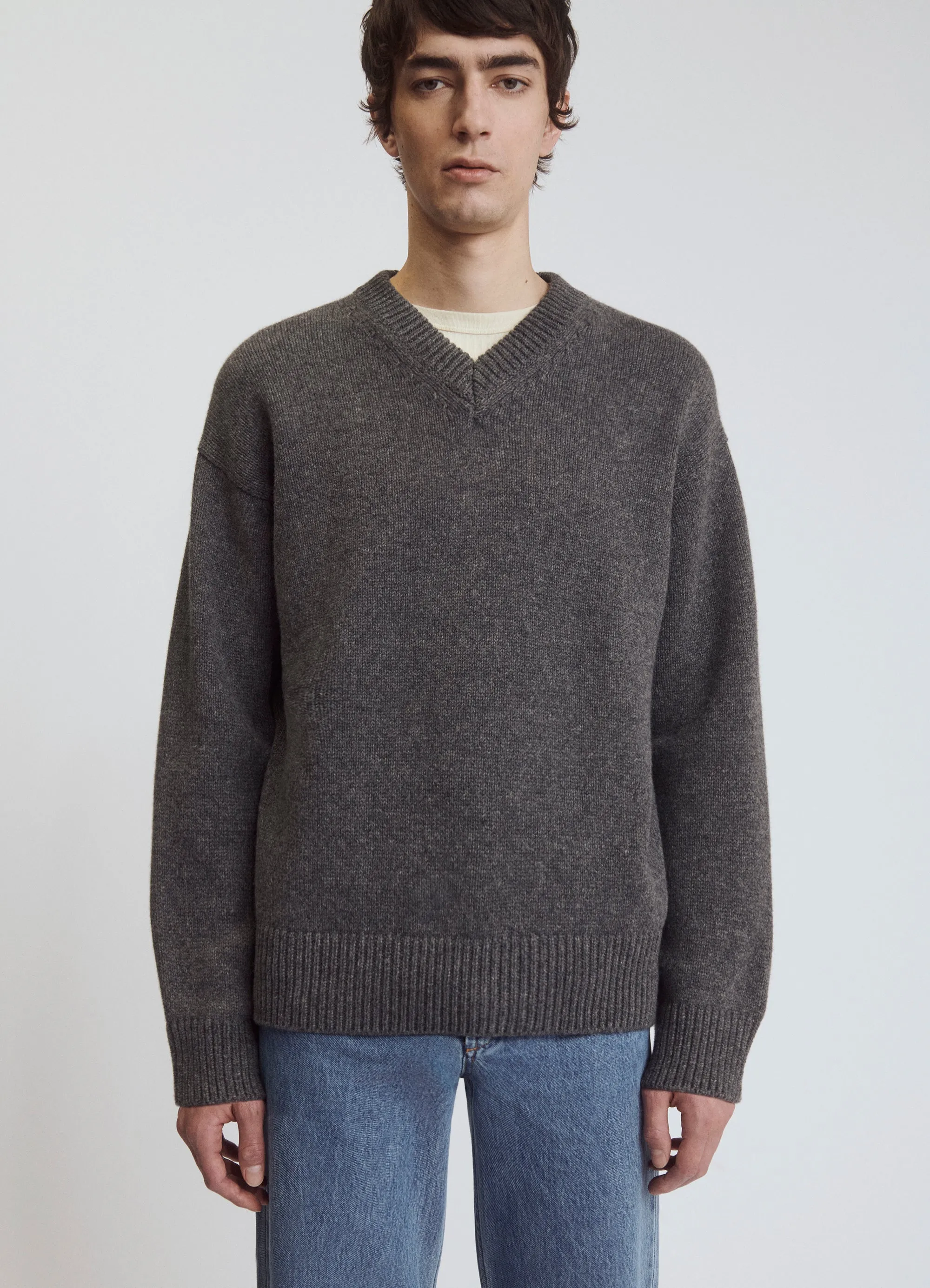 Mens Balla Slouch V-Neck in Derby Grey