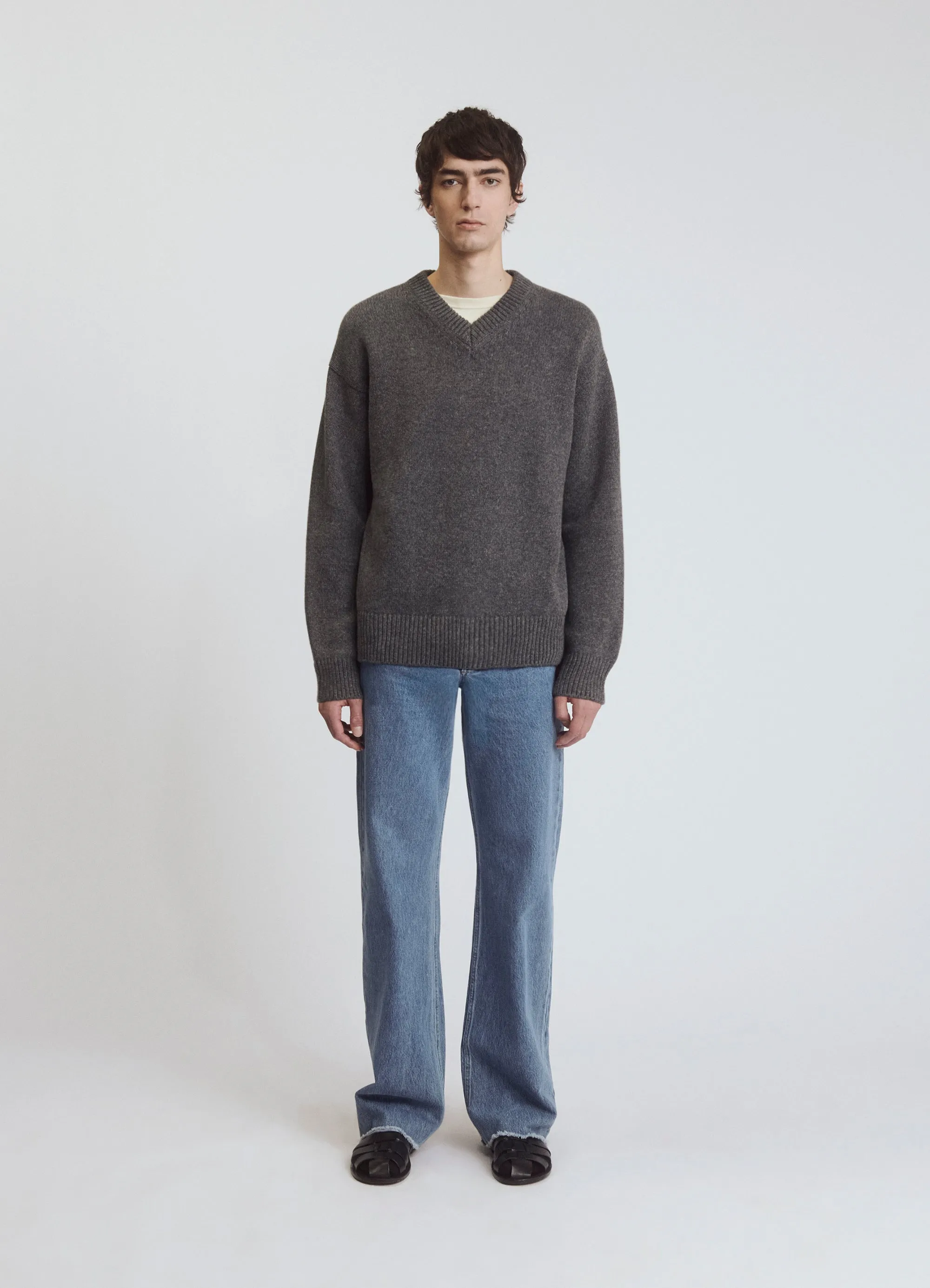 Mens Balla Slouch V-Neck in Derby Grey