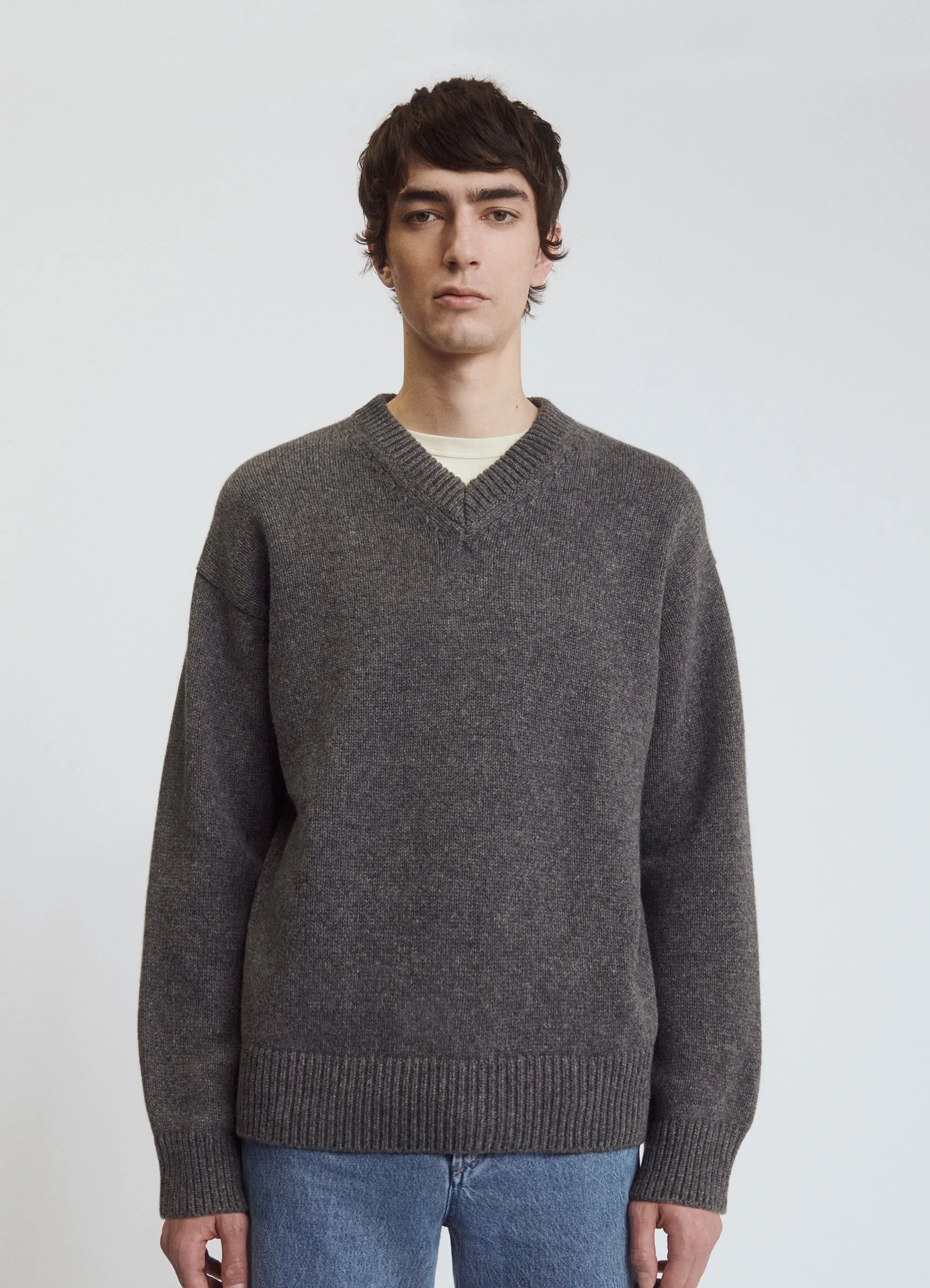 Mens Balla Slouch V-Neck in Derby Grey