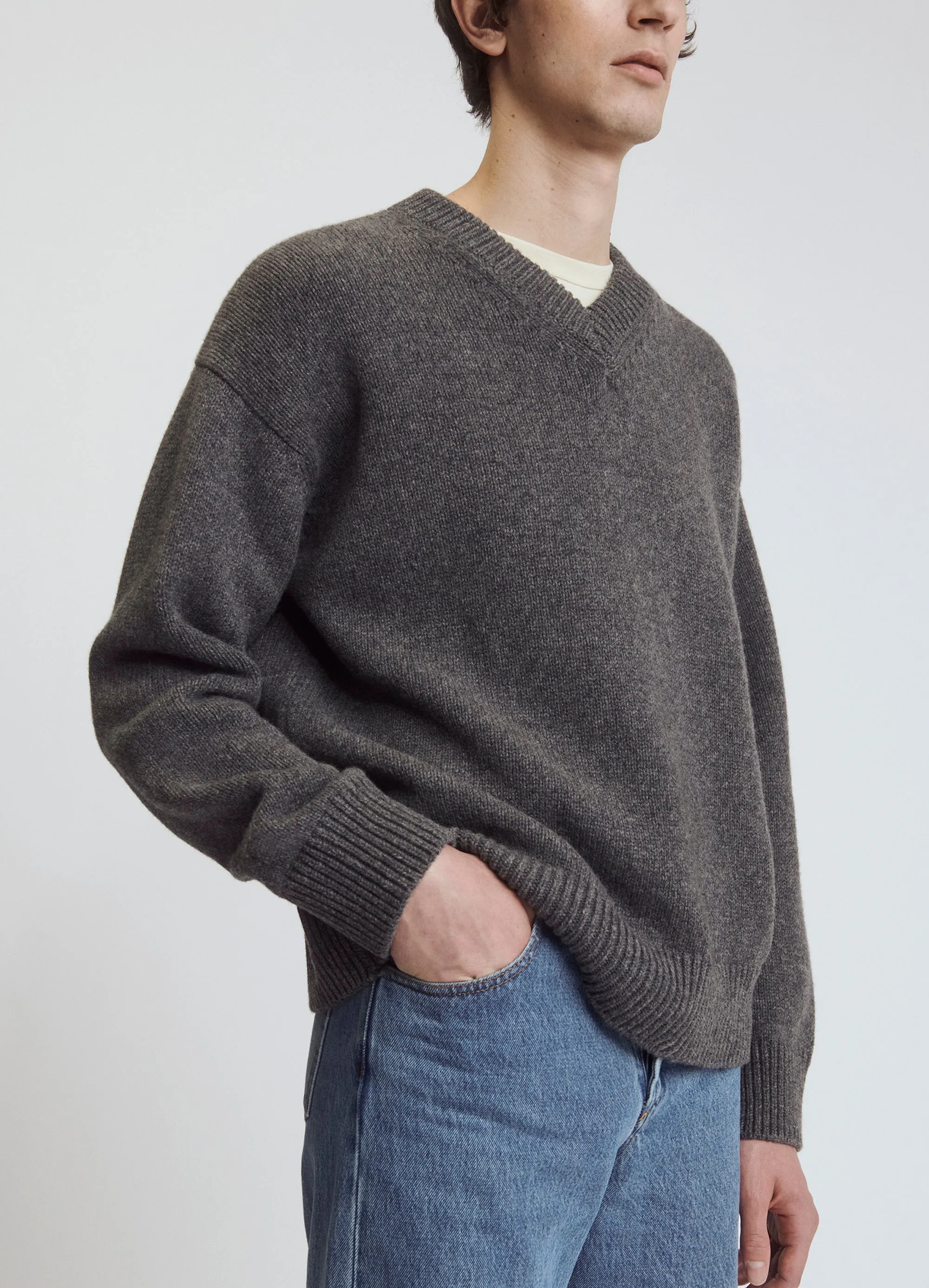 Mens Balla Slouch V-Neck in Derby Grey